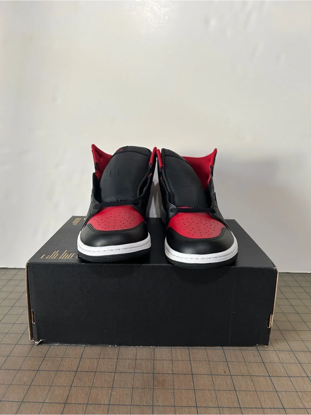 Air Jordan 1 Mid ‘Bred Twist’